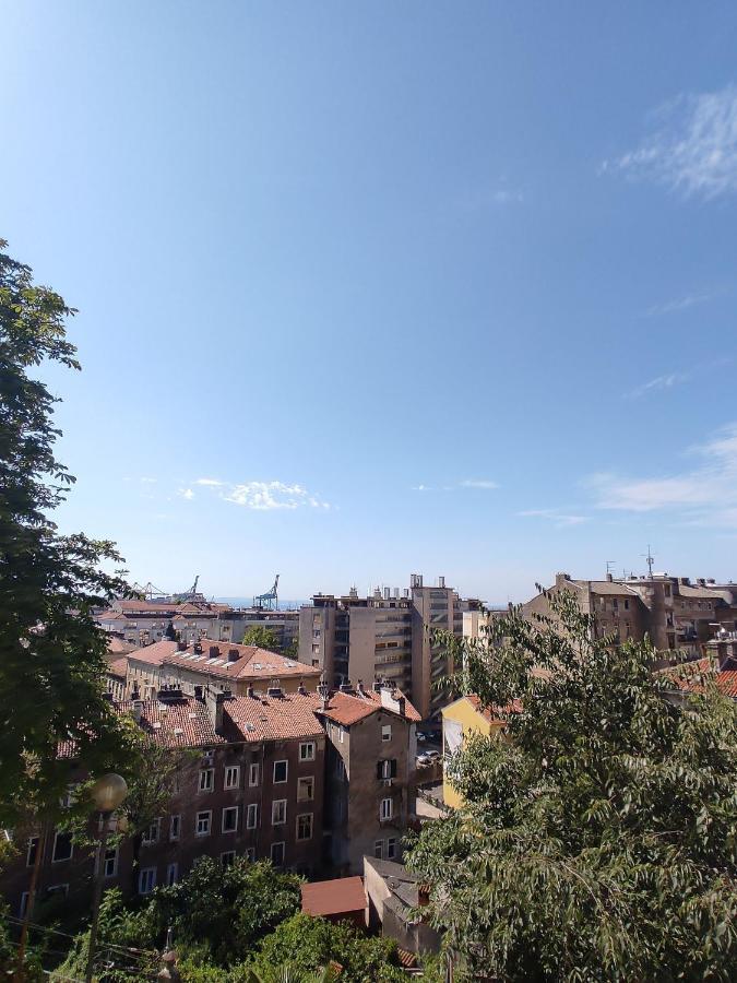 Studio Apartment Kontiki Rijeka Ngoại thất bức ảnh