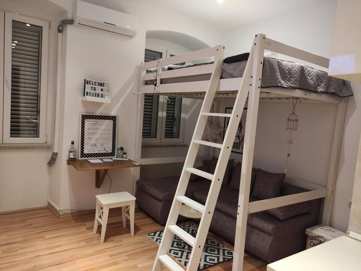Studio Apartment Kontiki Rijeka Ngoại thất bức ảnh