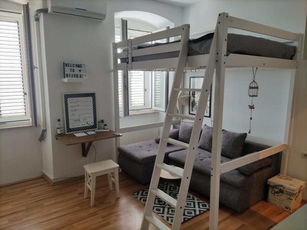 Studio Apartment Kontiki Rijeka Ngoại thất bức ảnh