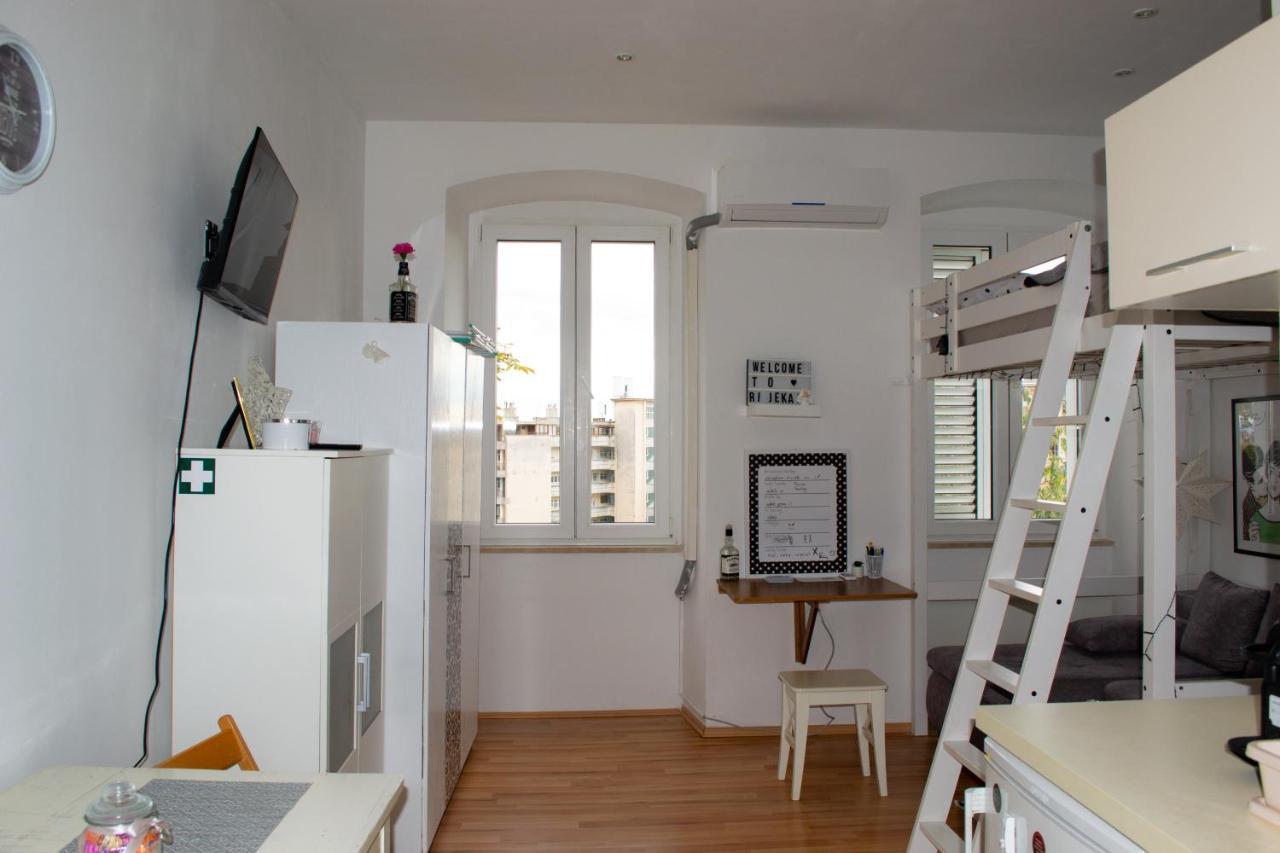 Studio Apartment Kontiki Rijeka Ngoại thất bức ảnh