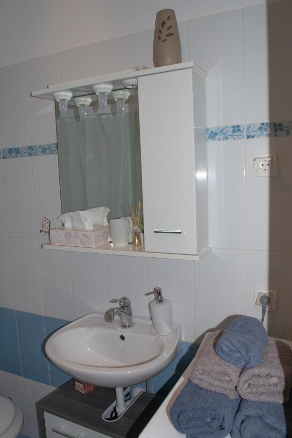 Studio Apartment Kontiki Rijeka Ngoại thất bức ảnh